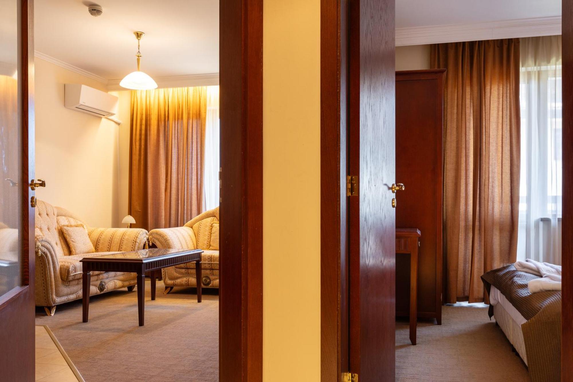 Downtown Bansko Resort ภายนอก รูปภาพ